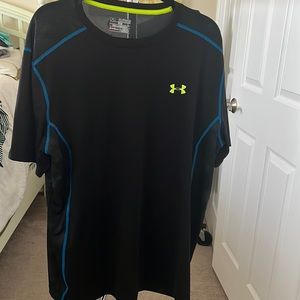 Black XXL fitted heat gear shirt.